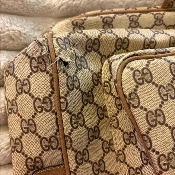 Vintage Gucci GG Supreme Canvas Garment Bag with Signature Red and Green Stripe. - Picture 14 of 16